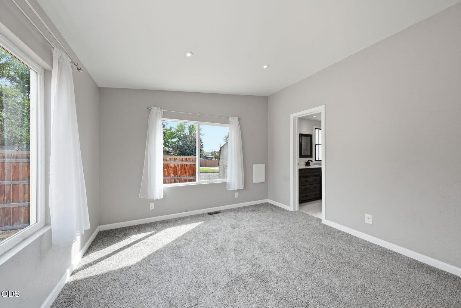 Photo of 1784 NW Central Avenue 37 of 44