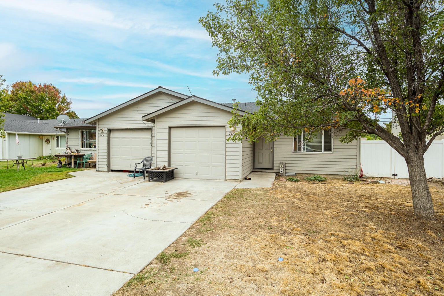 Photo of 2454 SW Wickiup Court 1 of 18