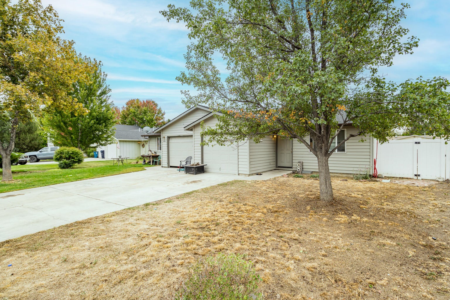Photo of 2454 SW Wickiup Court 2 of 18