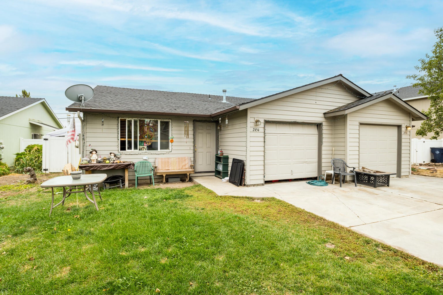 Photo of 2454 SW Wickiup Court 3 of 18