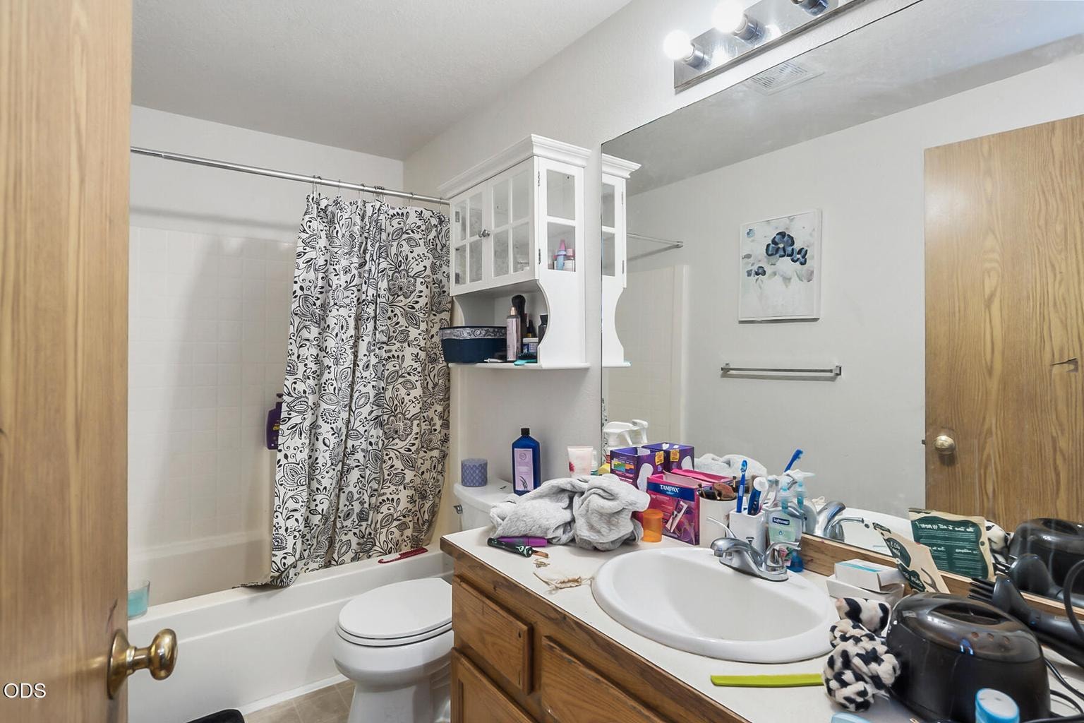Photo of 2454 SW Wickiup Court 8 of 18