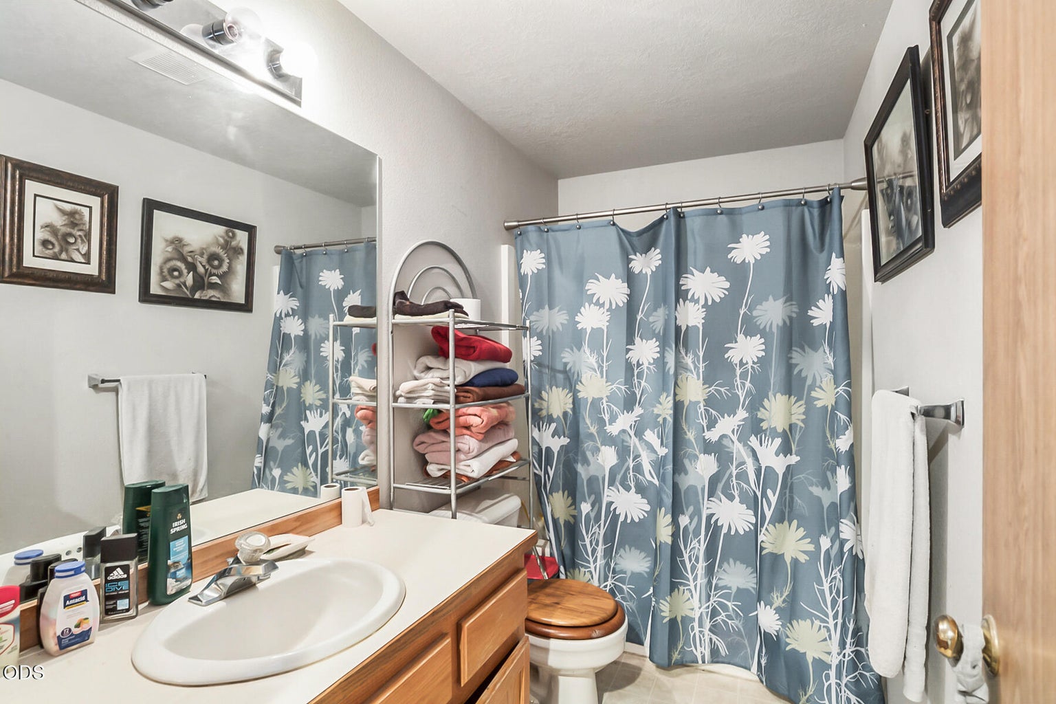 Photo of 2454 SW Wickiup Court 11 of 18
