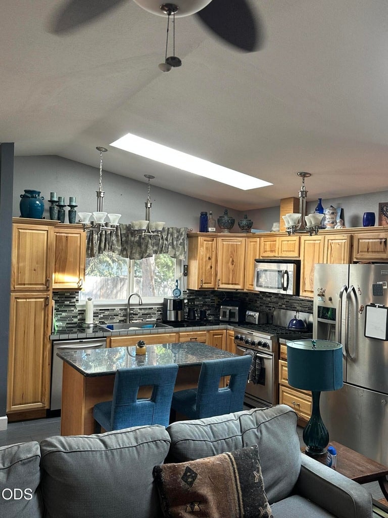Photo of 2665 NE Genet Court 4 of 14