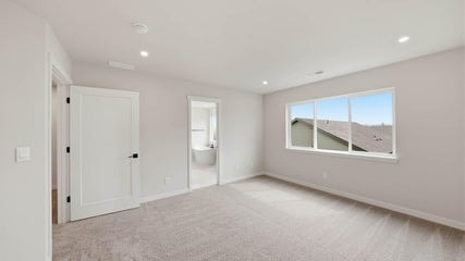 Photo of 21548 SE Etna Place 16 of 30