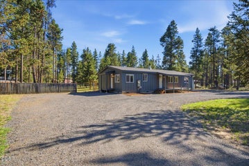 Photo of 16866 Whittier Drive 5 of 46