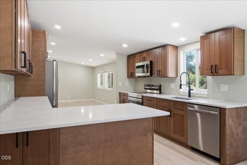 Photo of 16866 Whittier Drive 14 of 46