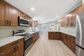 Photo of 16866 Whittier Drive 15 of 46