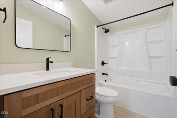 Photo of 16866 Whittier Drive 31 of 46