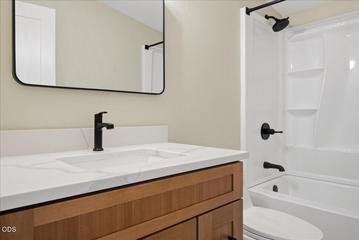Photo of 16866 Whittier Drive 32 of 46