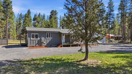 Photo of 16866 Whittier Drive 3 of 46