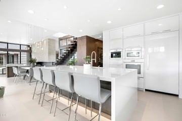Photo of 61456 Weinhard Court 18 of 68