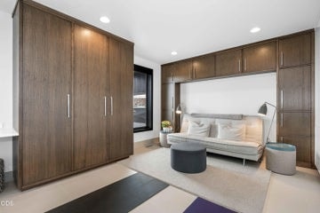 Photo of 61456 Weinhard Court 40 of 68