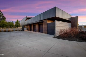 Photo of 61456 Weinhard Court 56 of 68