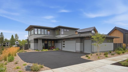Photo of 3219 NW Strickland Way 1 of 39