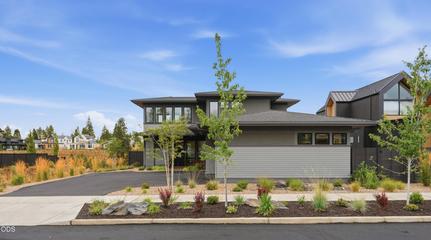 Photo of 3219 NW Strickland Way 2 of 39