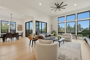 Photo of 3219 NW Strickland Way 8 of 39