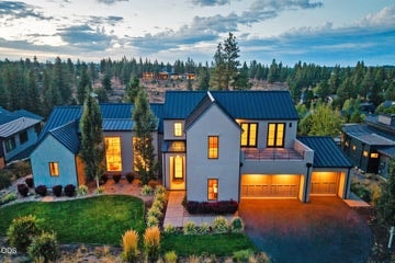 Photo of 61901 Hosmer Lake Drive 1 of 79