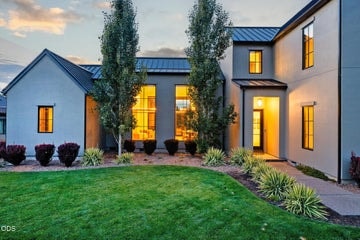 Photo of 61901 Hosmer Lake Drive 3 of 79