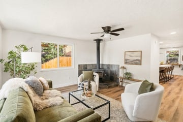 Photo of 1940 SW Forest Ridge Avenue 3 of 52