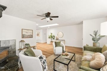 Photo of 1940 SW Forest Ridge Avenue 4 of 52