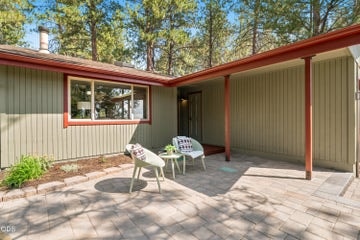 Photo of 1940 SW Forest Ridge Avenue 32 of 52
