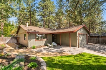 Photo of 1940 SW Forest Ridge Avenue 33 of 52