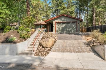 Photo of 1940 SW Forest Ridge Avenue 37 of 52