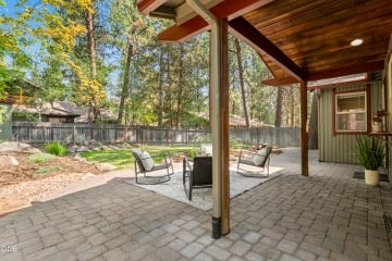 Photo of 1940 SW Forest Ridge Avenue 38 of 52