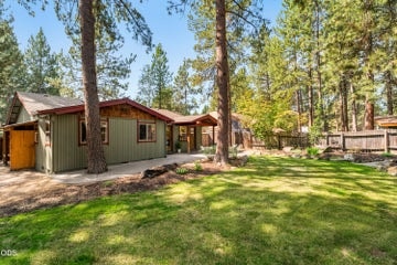 Photo of 1940 SW Forest Ridge Avenue 40 of 52