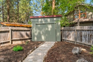 Photo of 1940 SW Forest Ridge Avenue 43 of 52