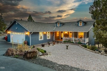 Photo of 1035 NE Wyoming Drive 2 of 27