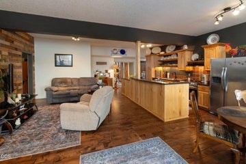 Photo of 1035 NE Wyoming Drive 14 of 27