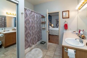 Photo of 1035 NE Wyoming Drive 19 of 27