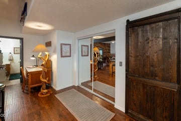Photo of 1035 NE Wyoming Drive 23 of 27