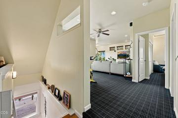 Upper Level Bonus Area/4th Bedroom