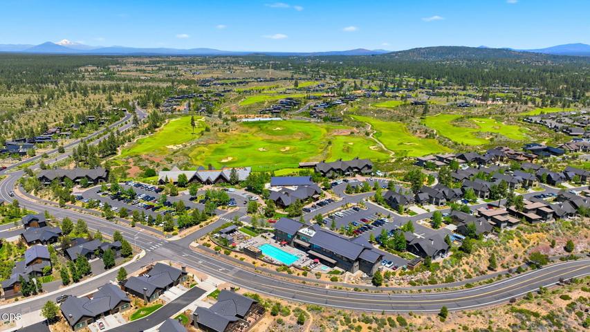 Club Pool, Fitness Area & Golf Course