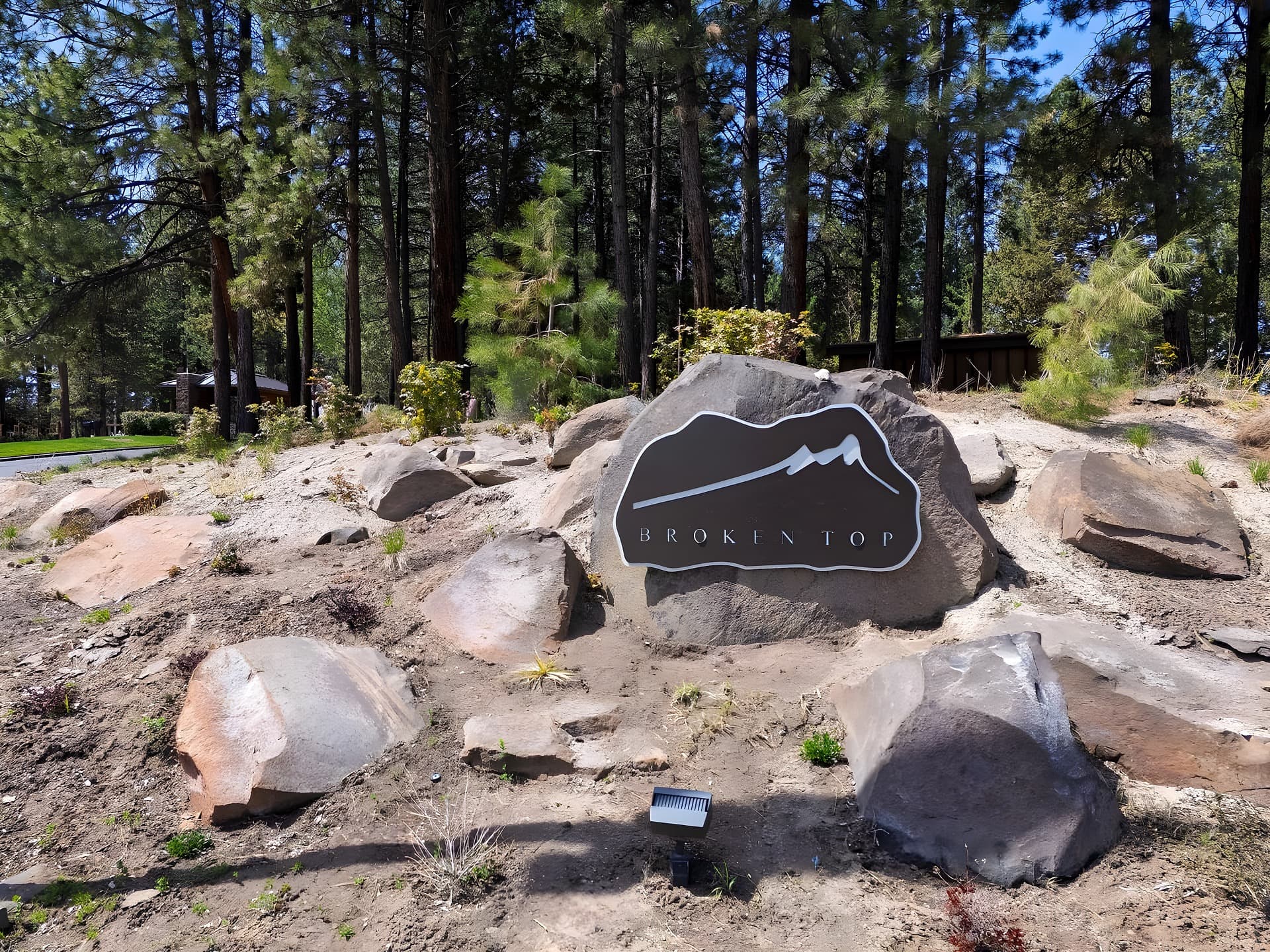 The Broken Top community entrance monument in Bend, Oregon