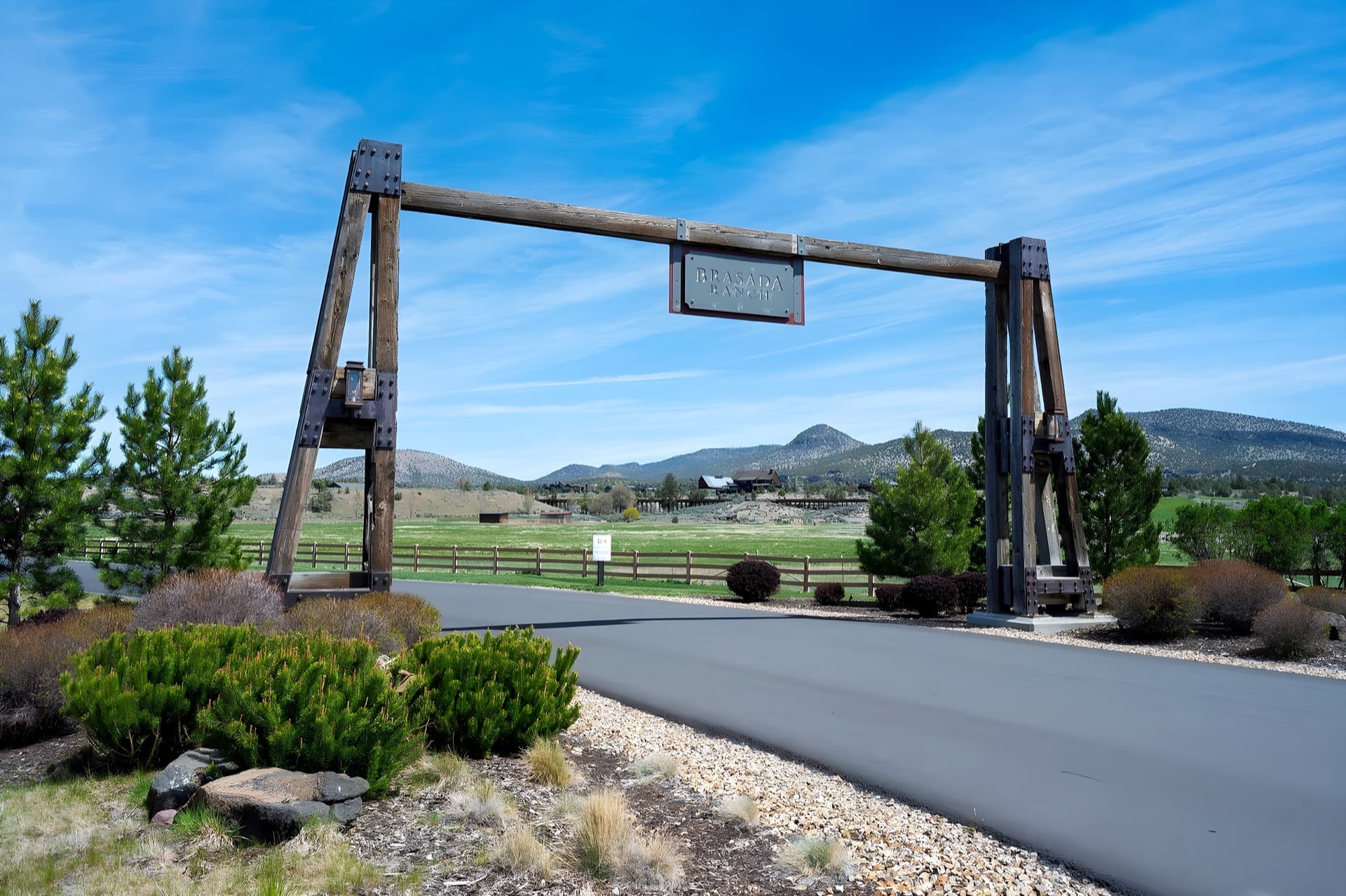 Brasada Canyons fairway with open high-desert views east of Bend