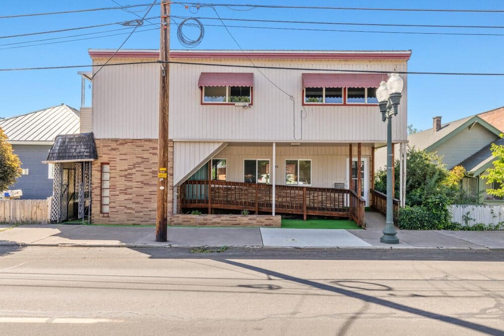 1146 Pine