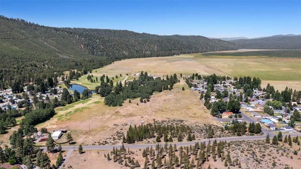 Round Lake Rd,3908-007DA-06300