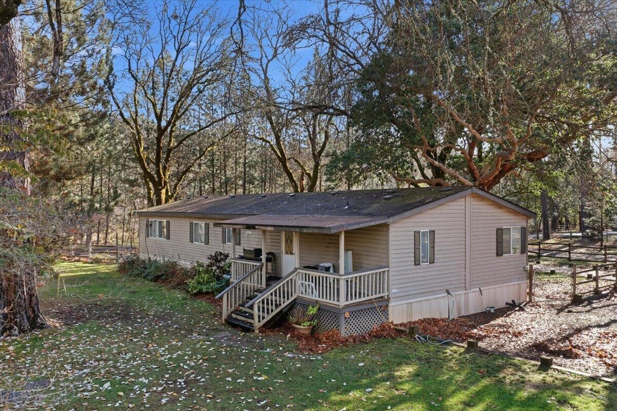 1401 Upper River