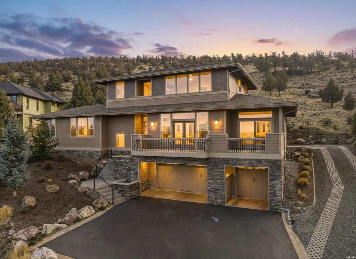 864 Highland View