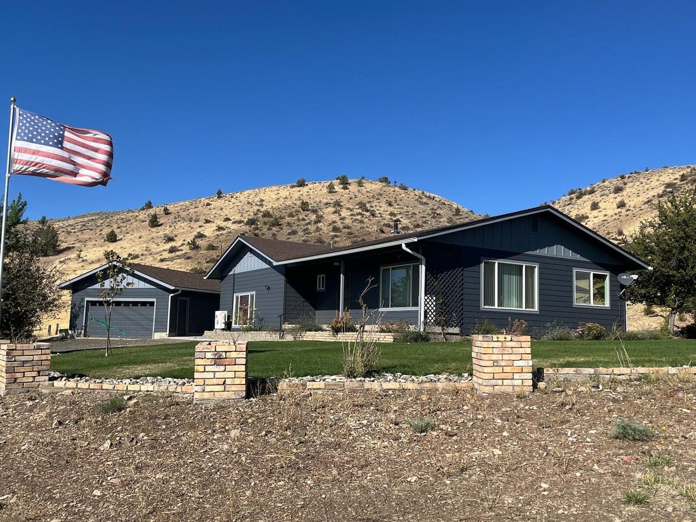 17047 Highway 395