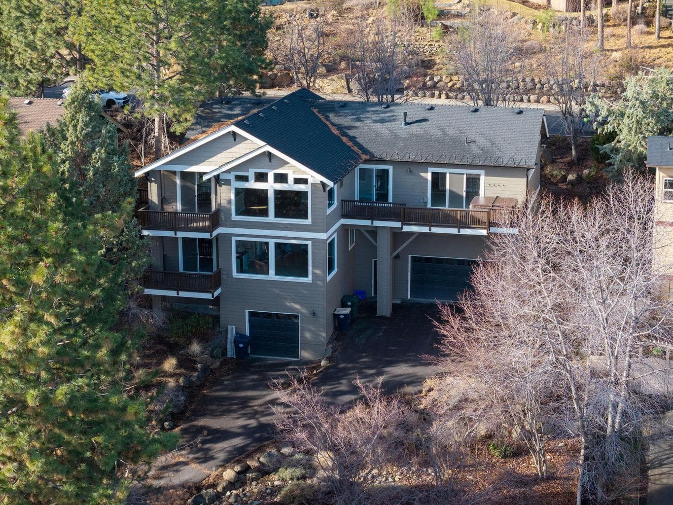3122 Colonial, Bend, OR, 97703 property photo