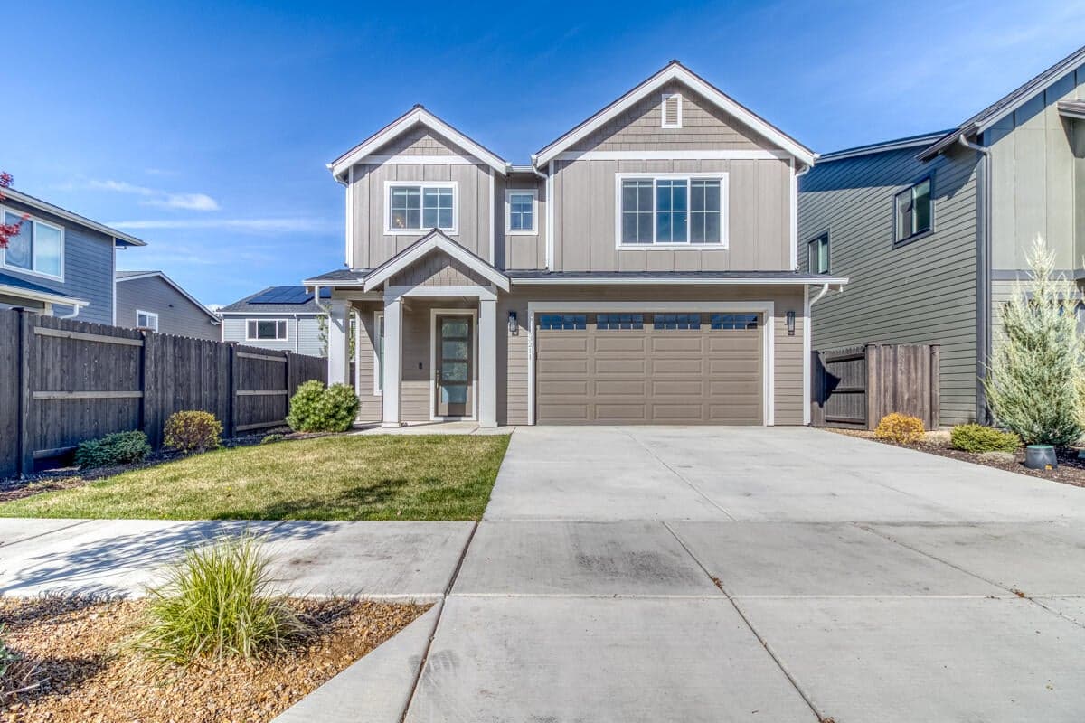 63211 Lavacrest, Bend, OR, 97703 property photo