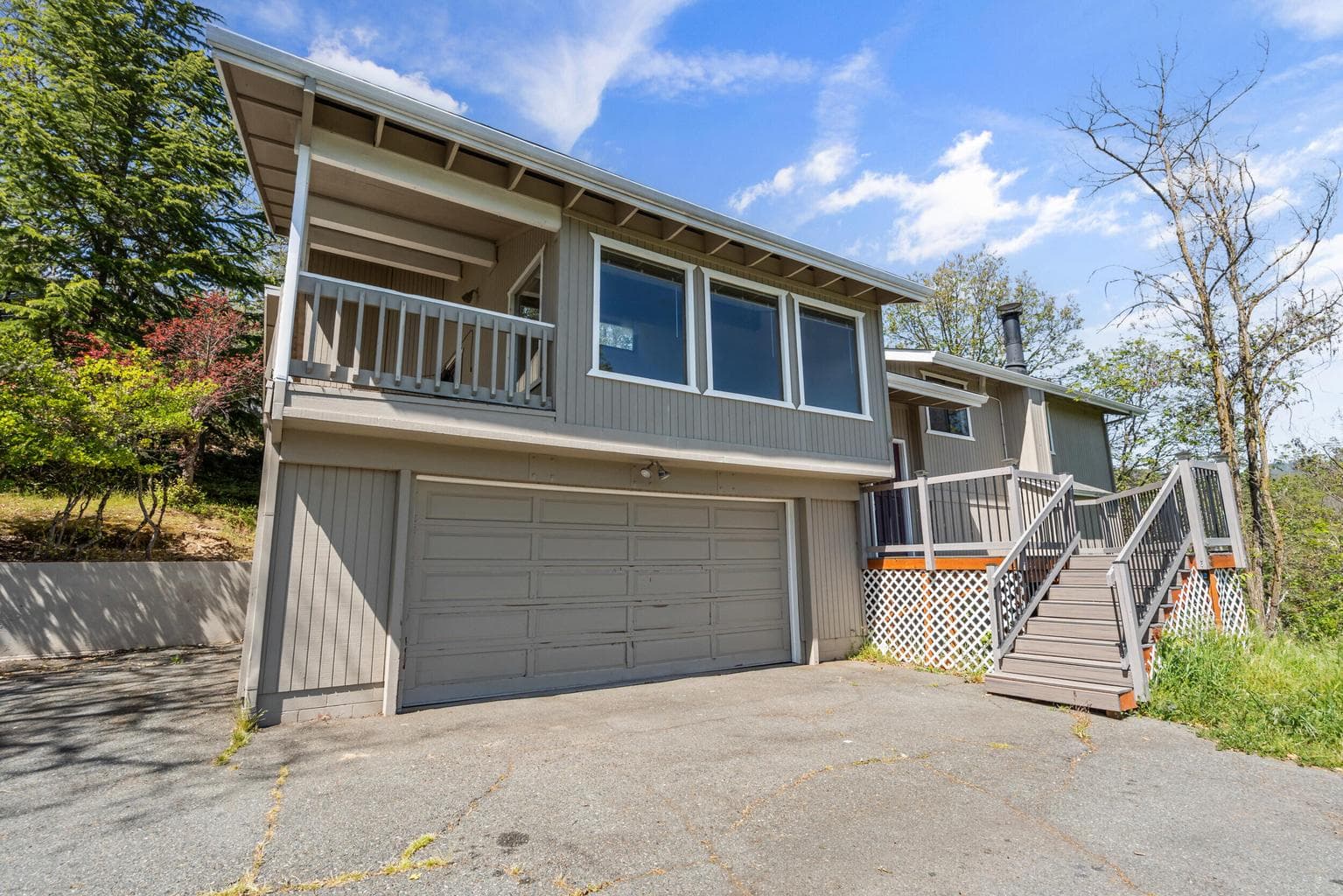 1704 Sunview