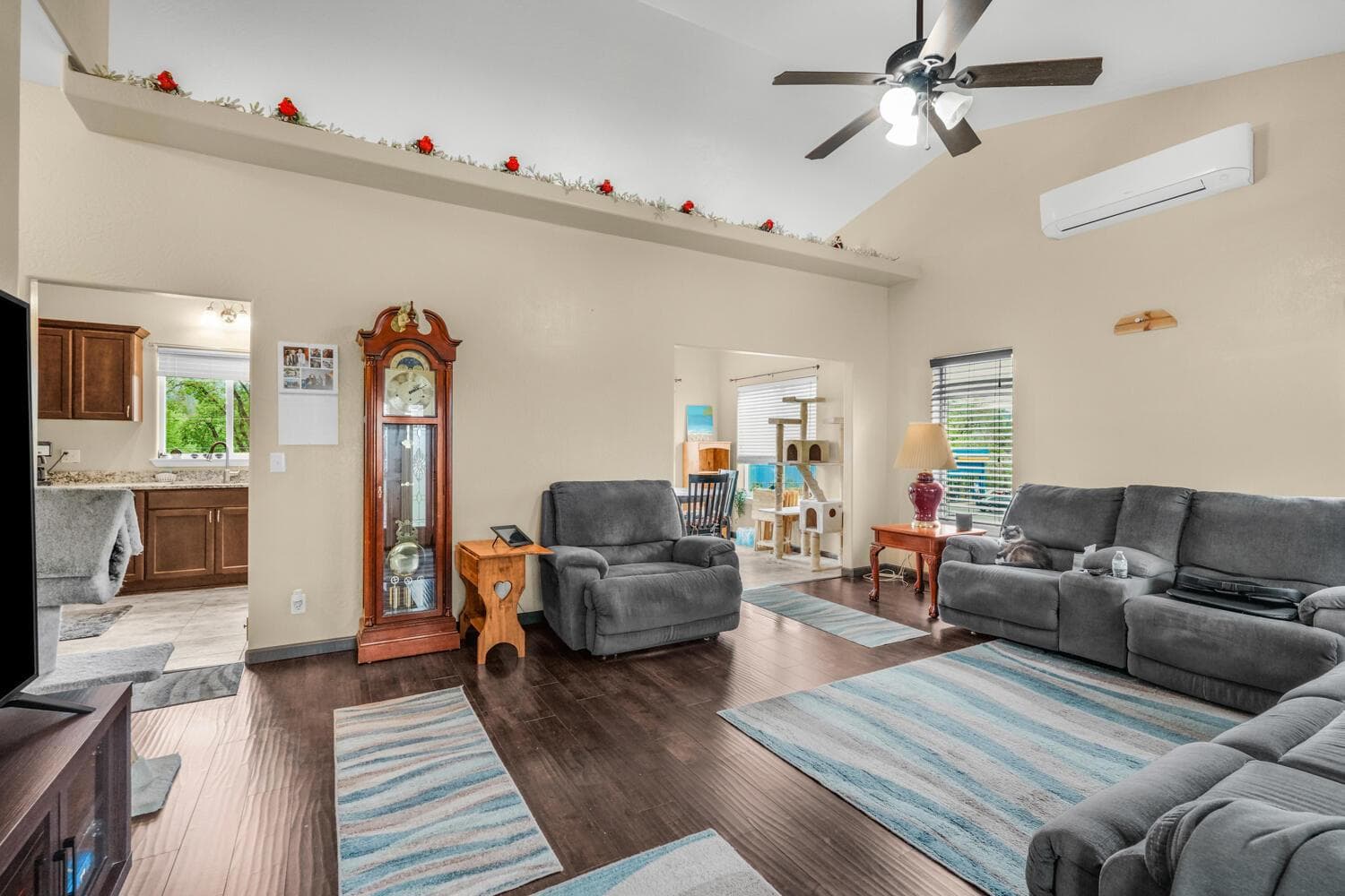 120 Linda, Shady Cove, 97539