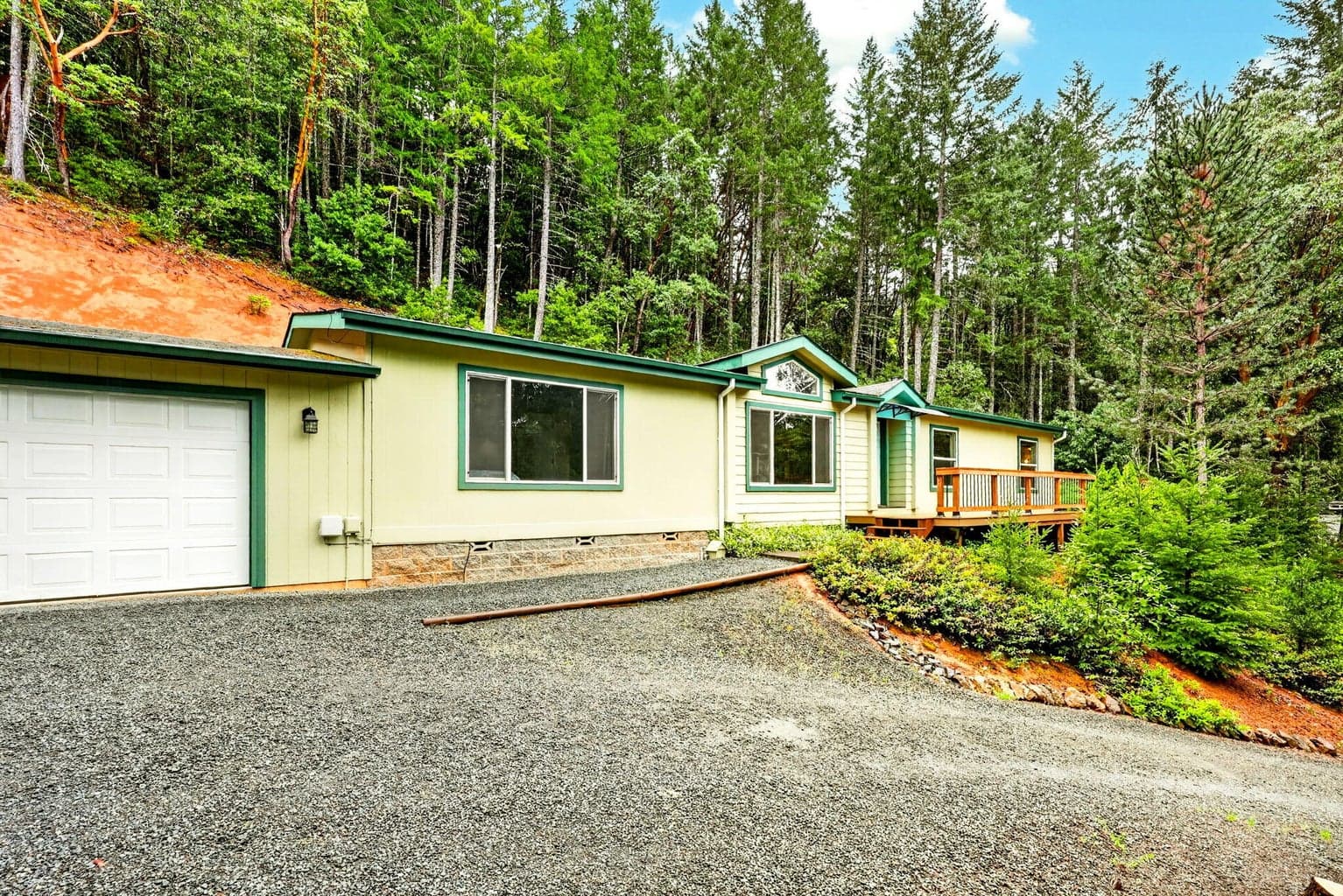 5445 Thompson Creek