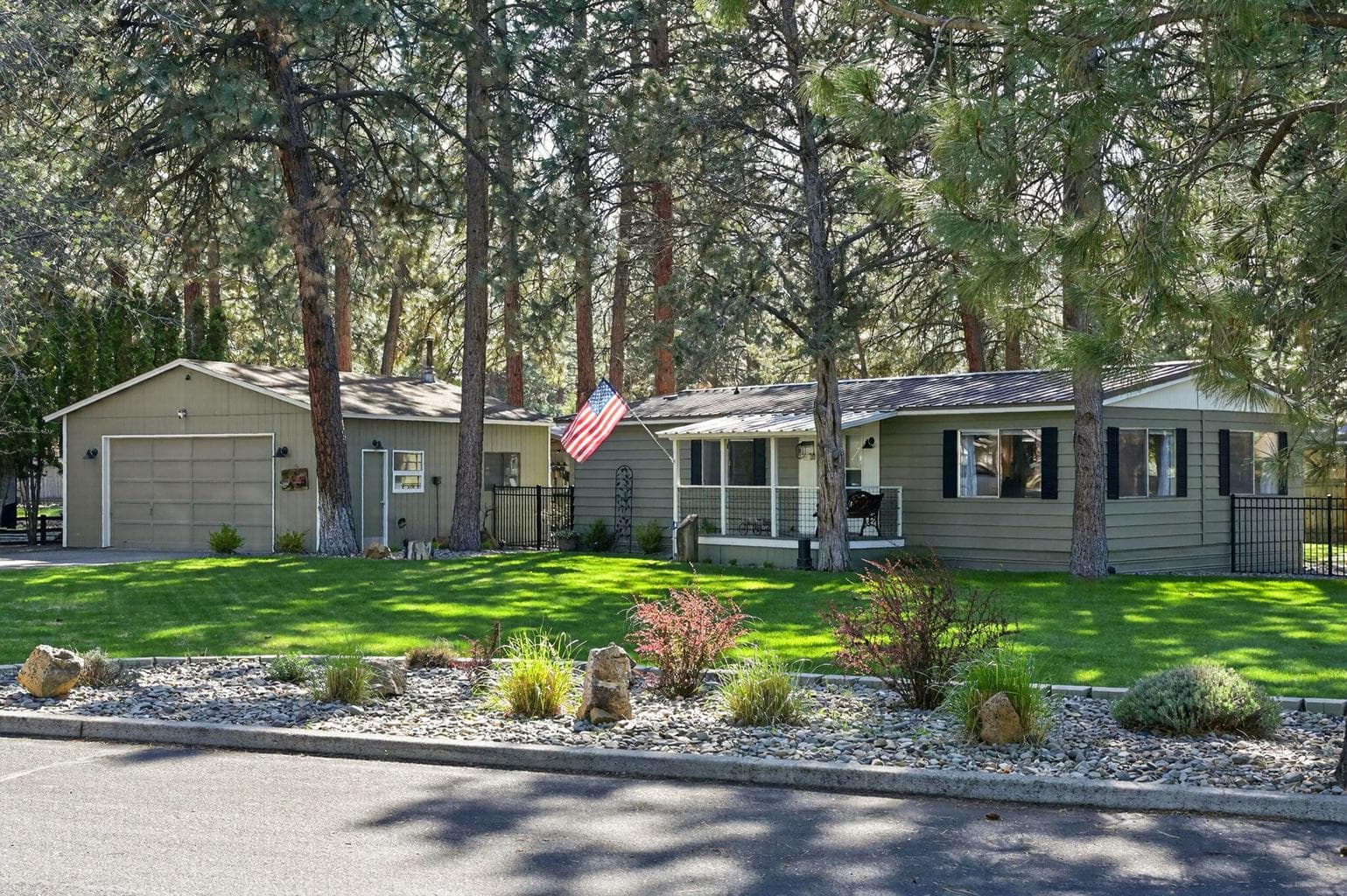 19668 Hiller, Bend, OR, 97702 property photo