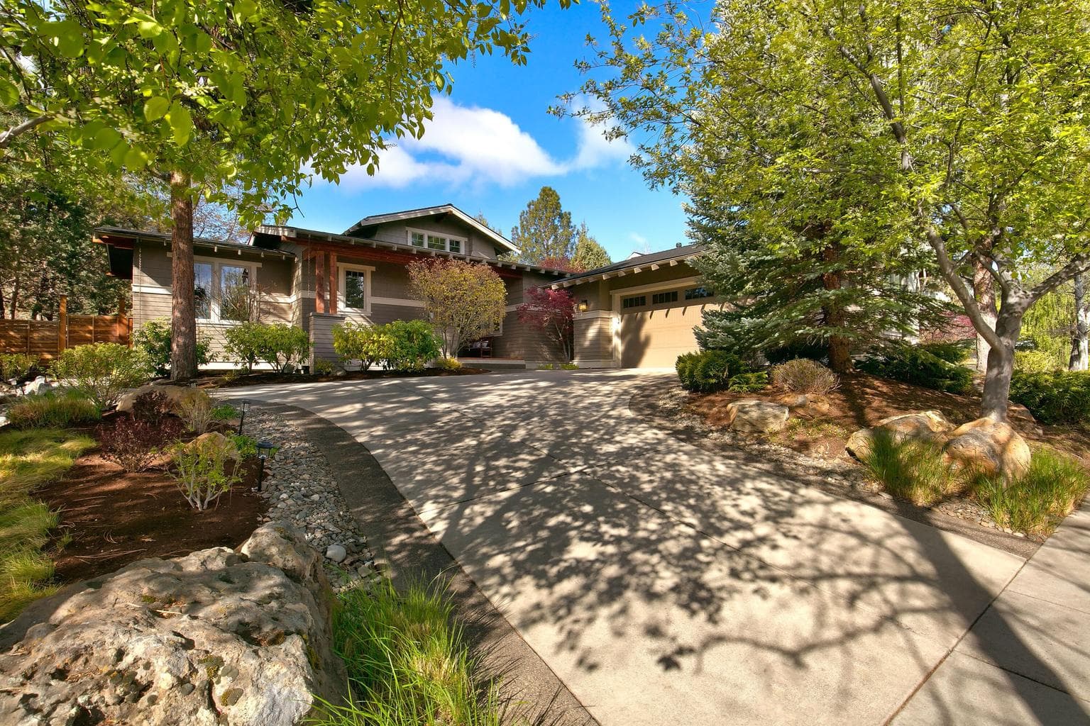 691 Yosemite, Bend, OR, 97703 property photo